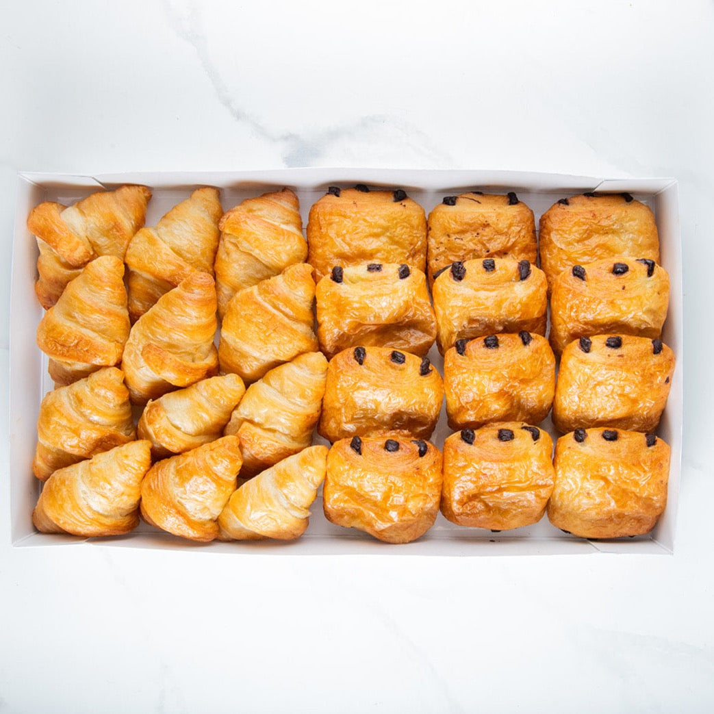 Mini pastries platter